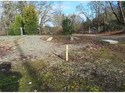 1490 Golf Club Dr, Cave Junction, OR 97523
