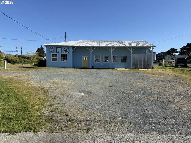 335 7th St, Port Orford, OR 97465