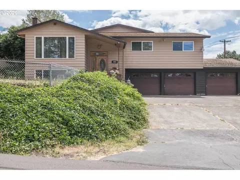 13212 SE Lucille St, Happy Valley, OR 97086