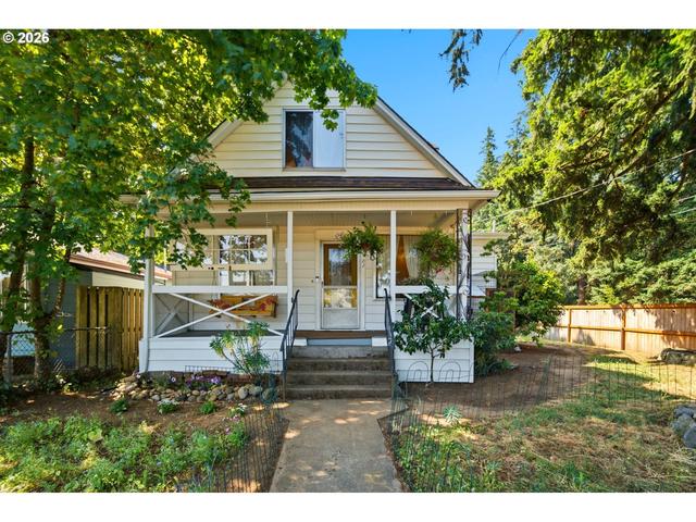 7402 SEllis St, Portland, OR 97206