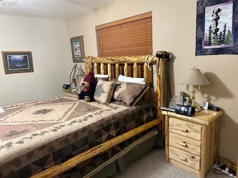 139957 Pine Creek Loop, Crescent Lake, OR 97733 photo 7