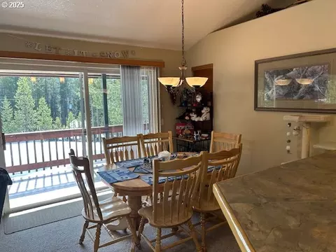 139957 Pine Creek Loop, Crescent Lake, OR 97733 photo 3