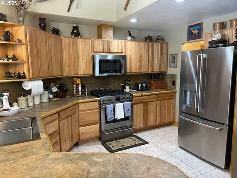 139957 Pine Creek Loop, Crescent Lake, OR 97733 photo 11
