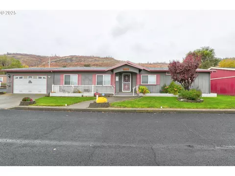 950 Pomona St #184, The Dalles, OR 97058