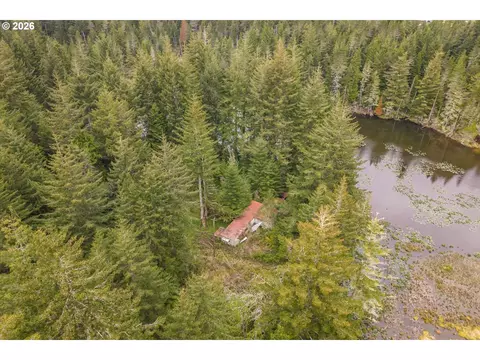 93757 Nabb Ln, North Bend, OR 97459