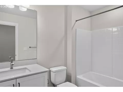 Bath - 3683 SW Knapp Dr, Gresham, OR 97080 photo 2 of 3