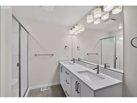 Bath - 3683 SW Knapp Dr, Gresham, OR 97080 photo 1 of 3