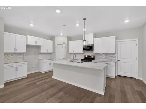 Kitchen - 3683 SW Knapp Dr, Gresham, OR 97080 photo 2 of 2