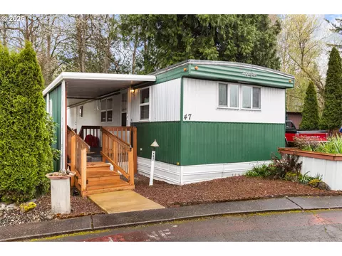2980 NE Division St #47, Gresham, OR 97030