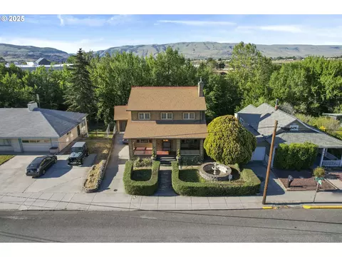 529 W 3rd Pl, The Dalles, OR 97058