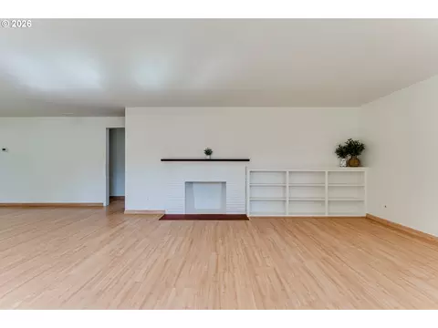 Living - 280 Regal Ct, Eugene, OR 97401 photo 5 of 12