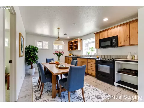 Kitchen - 280 Regal Ct, Eugene, OR 97401 photo 5 of 7