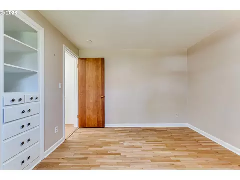 Bedroom - 280 Regal Ct, Eugene, OR 97401 photo 3 of 10