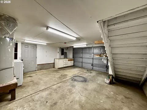 Other - 867 S 71st St, Springfield, OR 97478 photo 10 of 13