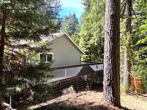 Exterior - 867 S 71st St, Springfield, OR 97478 photo 4 of 14