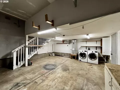 Other - 867 S 71st St, Springfield, OR 97478 photo 8 of 13
