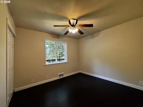 Bedroom - 867 S 71st St, Springfield, OR 97478 photo 6 of 6