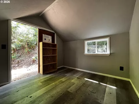 Other - 867 S 71st St, Springfield, OR 97478 photo 12 of 13