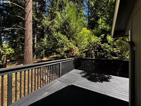 Exterior - 867 S 71st St, Springfield, OR 97478 photo 11 of 14