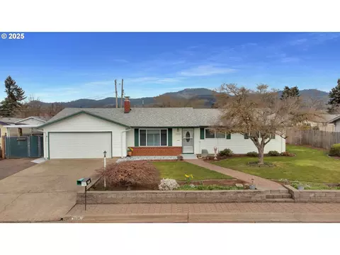 1448 Cheek St, Springfield, OR 97477