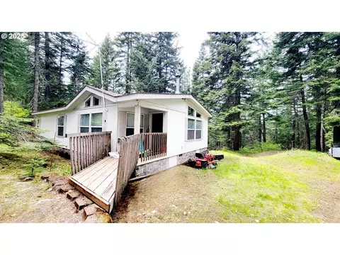 19 Canyon Loop, Lyle, WA 98635