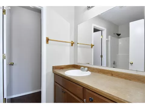 Bath - 1703 NW Division St, Gresham, OR 97030 photo 2 of 3
