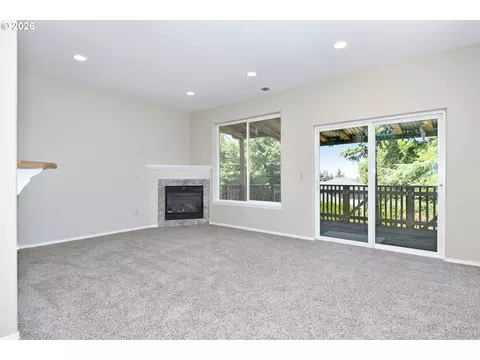 Living - 1703 NW Division St, Gresham, OR 97030 photo 4 of 6