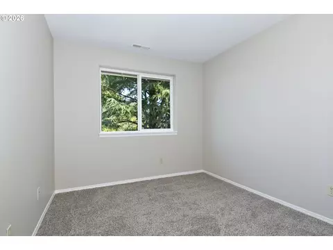 Bedroom - 1703 NW Division St, Gresham, OR 97030 photo 6 of 6
