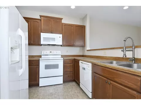 Kitchen - 1703 NW Division St, Gresham, OR 97030 photo 1 of 2