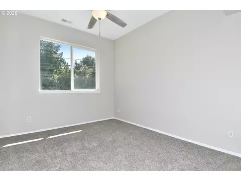 Bedroom - 1703 NW Division St, Gresham, OR 97030 photo 2 of 6
