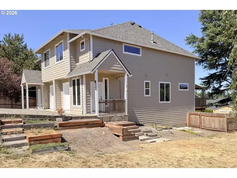 Exterior - 1703 NW Division St, Gresham, OR 97030 photo 17 of 18
