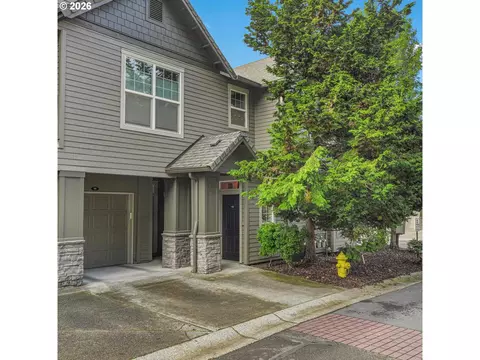 925 Springtree Ln, West Linn, OR 97068