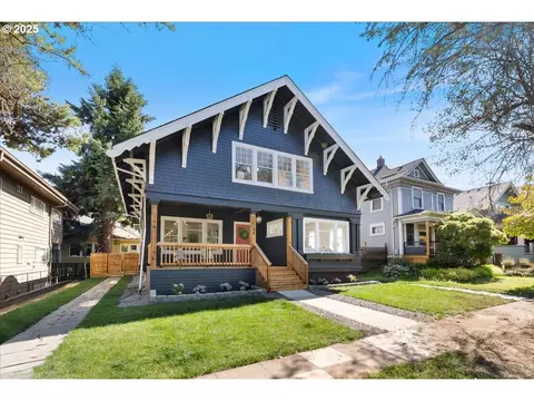 2524 NE Halsey St, Portland, OR 97232