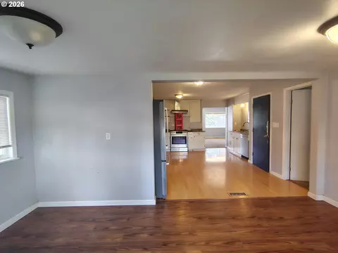 Living - 103 Bidwell St, Moro, OR 97039 photo 3 of 8