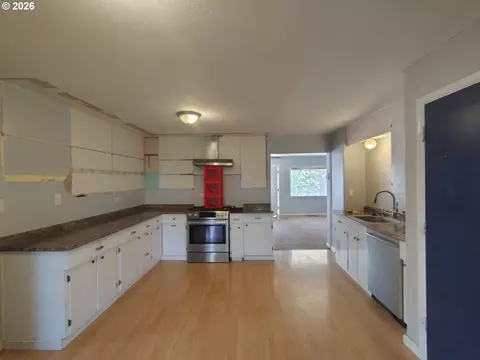 Kitchen - 103 Bidwell St, Moro, OR 97039 photo 2 of 2