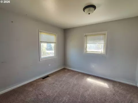 Bedroom - 103 Bidwell St, Moro, OR 97039 photo 4 of 5