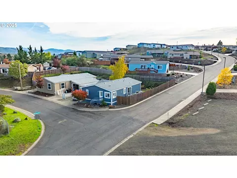 252 Wenaha Ln, Roseburg, OR 97471
