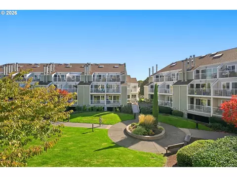 257 N Hayden Bay Dr, Portland, OR 97217