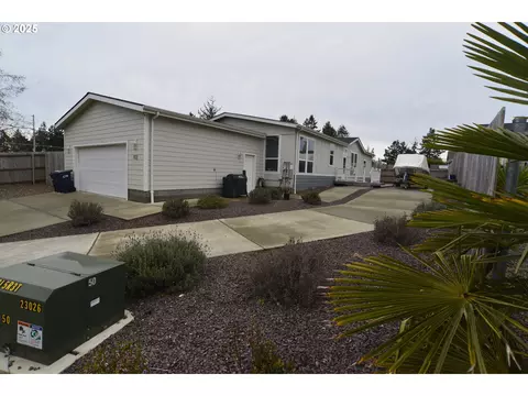112 Alderwood Ln, Brookings, OR 97415