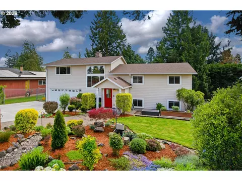 10520 NE Siskiyou St, Portland, OR 97220