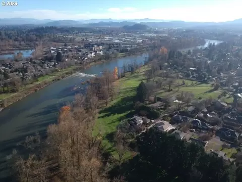 260 Greenleaf Ave, Eugene, OR 97404