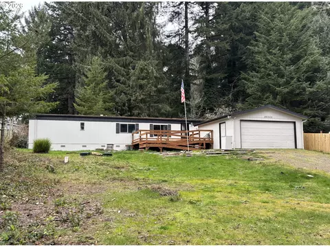 89320 North Ln, Florence, OR 97439