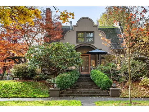 411 NE Laddington Ct, Portland, OR 97232