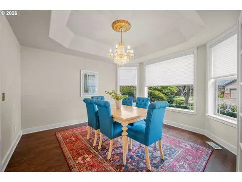 Dining - 3298 Saint Thomas St, Eugene, OR 97408 photo 2 of 5