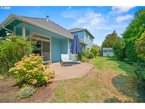 Exterior - 3298 Saint Thomas St, Eugene, OR 97408 photo 4 of 9