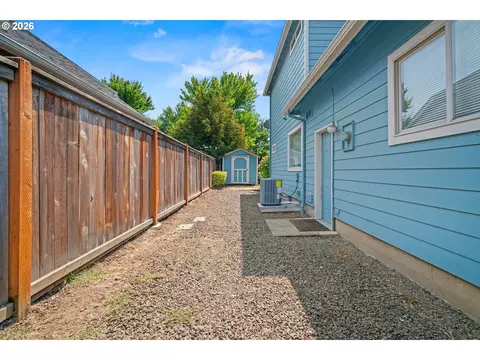 Exterior - 3298 Saint Thomas St, Eugene, OR 97408 photo 9 of 9