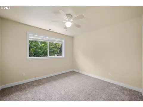 Bedroom - 3298 Saint Thomas St, Eugene, OR 97408 photo 9 of 10