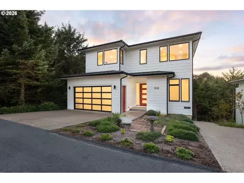 1329 SW Fleet Ave, Lincoln City, OR 97367
