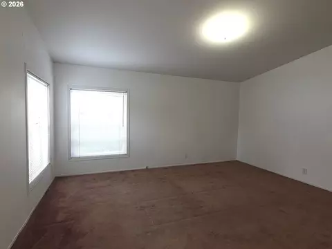 Living - 1949 SE Palmquist Rd, Gresham, OR 97080 photo 5 of 5