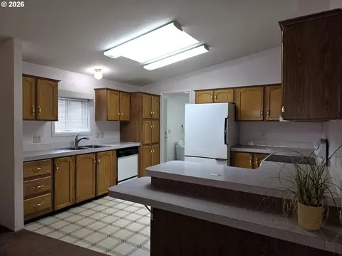 Kitchen - 1949 SE Palmquist Rd, Gresham, OR 97080 photo 1 of 8